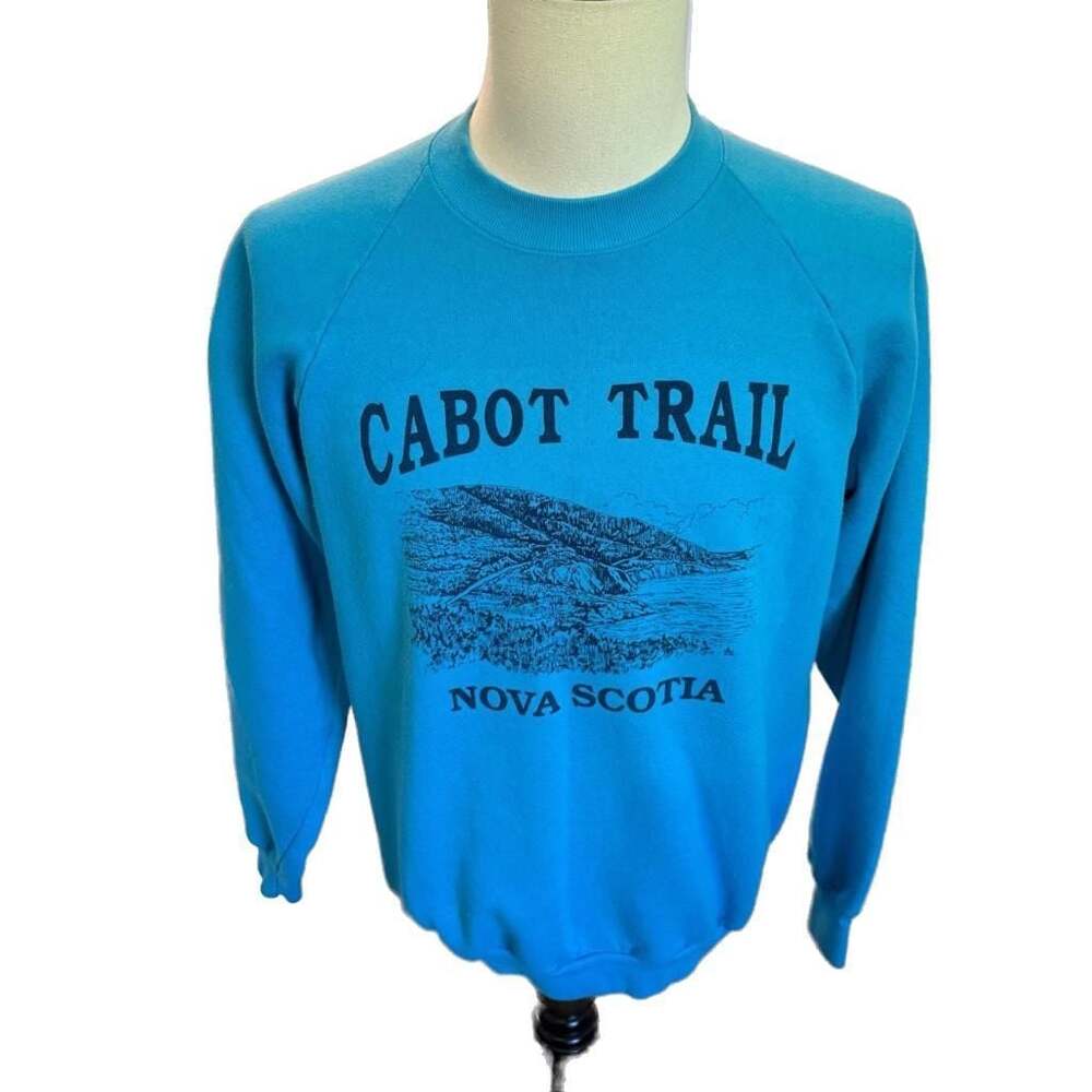 Vintage Fruit of the Loom Cabot Trail Nova Scotia Raglan Crewneck Sweatshirt